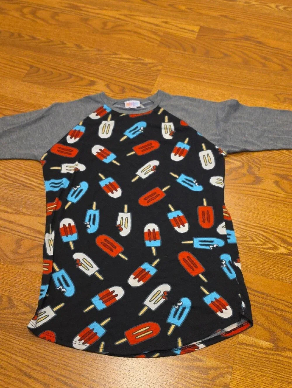 2 LuLaRoe Tops Like New